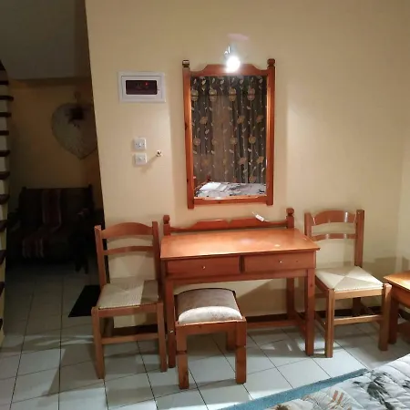 בית הארחה Piso Alonia