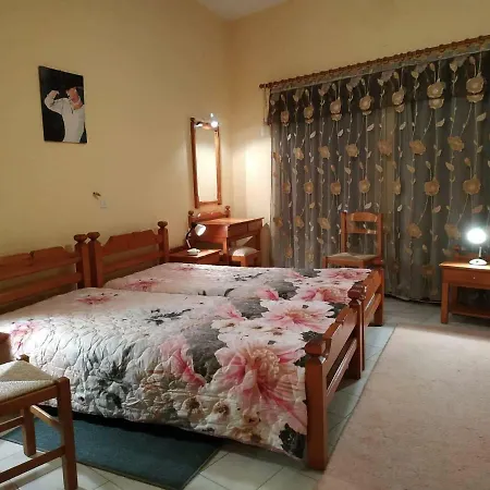 Piso Alonia בית הארחה